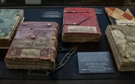 Oprawy gotyckie na wystawie 