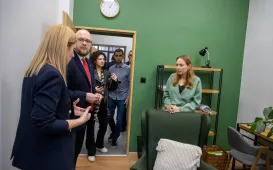 Wizyta minister funduszy i polityki regionalnej w Centrum Rozwoju i Terapii