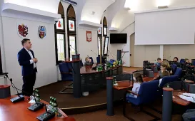 Uczniowie SP 12 w Urzędzie Miasta Torunia, 12.03.2025 r.