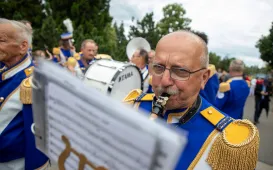 Uroczyste posiedzenie Senatu UMK na Rynku Staromiejskim 