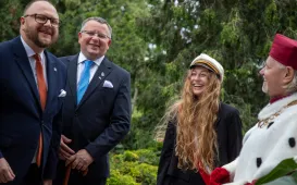 Uroczyste posiedzenie Senatu UMK na Rynku Staromiejskim 