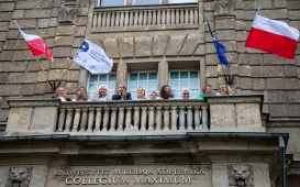 Uroczyste posiedzenie Senatu UMK na Rynku Staromiejskim 