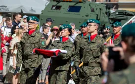 Promocja oficerska na Rynku Staromiejskim