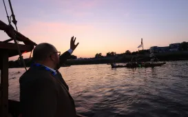 9. Festiwal Wisły - nocna parada łodzi i statków, widowisko światło-dźwięk