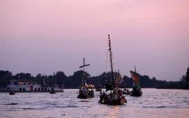 9. Festiwal Wisły - nocna parada łodzi i statków, widowisko światło-dźwięk