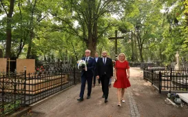 120. rocznica urodzin prof. Wilhelminy Iwanowskiej - złożenie kwiatów