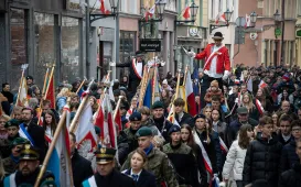 Uroczystości na Rynku Staromiejskim z okazji 107. rocznicy odzyskania niepodległości