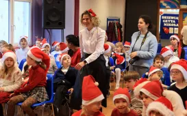 Dziewiątka czytała z Mikołajem, 8.12.2025