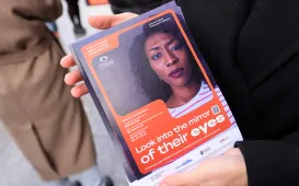 Toruń realizuje kampanię „Przejrzyj się w ich oczach”