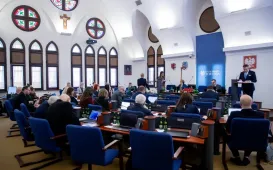 Wręczenie podziękowań Justynie Kardasz i Krzysztofowi Kołowskiemu