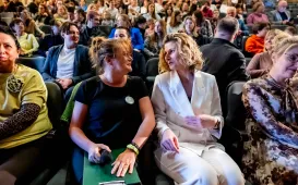 „Piękna i Bestia” w wykonaniu Teatru „Czy TAK, czy NIE?”