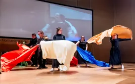 „Piękna i Bestia” w wykonaniu Teatru „Czy TAK, czy NIE?”