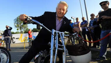 Jan Ząbik na motorze żużlowym