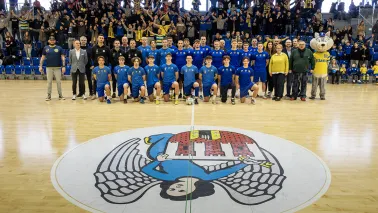 Elana gotowa do gry! 