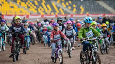 Zawody rowerkowe na Motoarenie