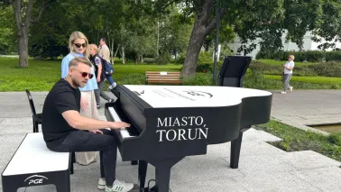Mamy plenerowy fortepian w Toruniu