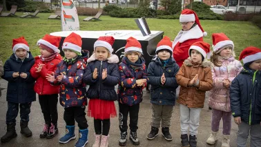 Zimowy Song przy fortepianie plenerowym