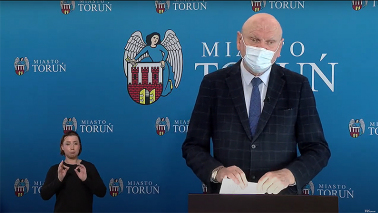 prezydent Michał Zaleski podczas konferencji prasowej