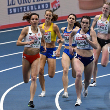 Półfinałowy bieg na 800 metrów kobiet. W stawce Joanna Jóźwik.
