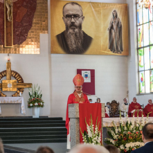 Biskup Wiesław Śmigiel podczas kazania