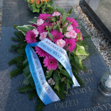 wiązanka na grobie prof. Iwanowskiej na cmentarzu św. Jerzego