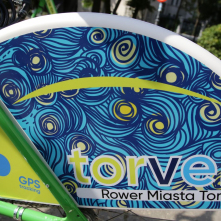Rower Torvelo - zbliżenie na koło z napisem Torvelo