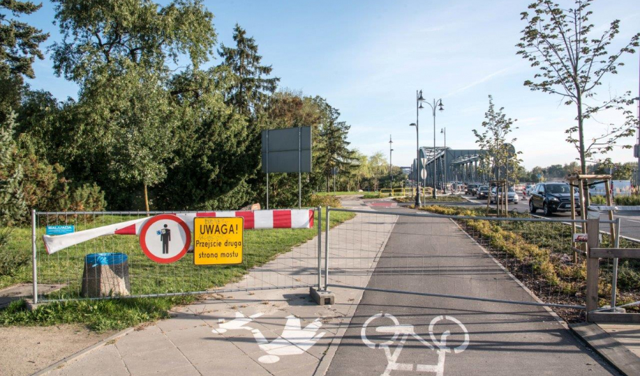 znak zamkniętej ścieżki rowerowej i chodnika