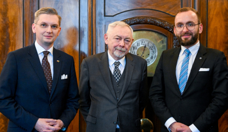 Od lewej: Adrian Mól, Jacek Majchrowski, Wojciech Klabun