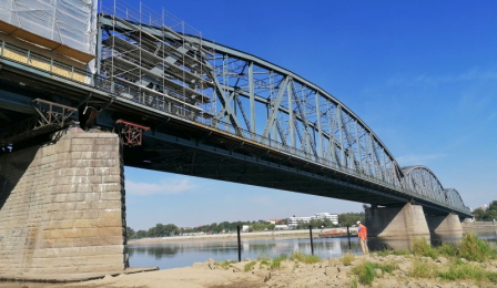 Na zdjęciu most w remoncie