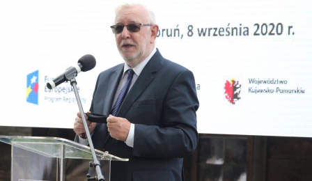 Podczas Forum przemawia Jerzy Stępień, współtwórca reformy samorządowej