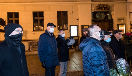 Na zdjęciu prezydent Michał Zaleski stoi wśród uczestników wydarzenia